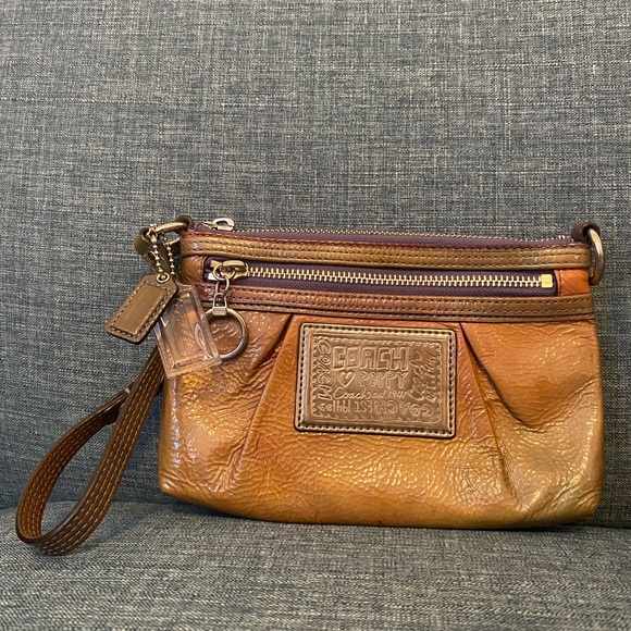 💜 Coach poppy wrislet with 2 hang tags 🏷️ 🏷️ 💜 - Picture 12 of 15